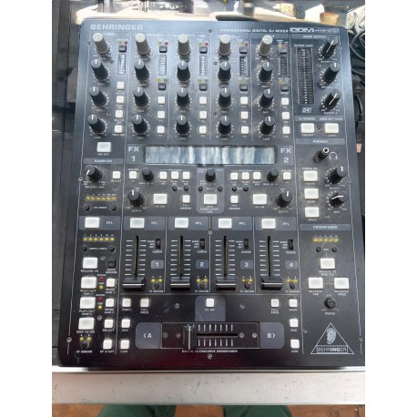 BEHRINGER DDM 4000 MIXER